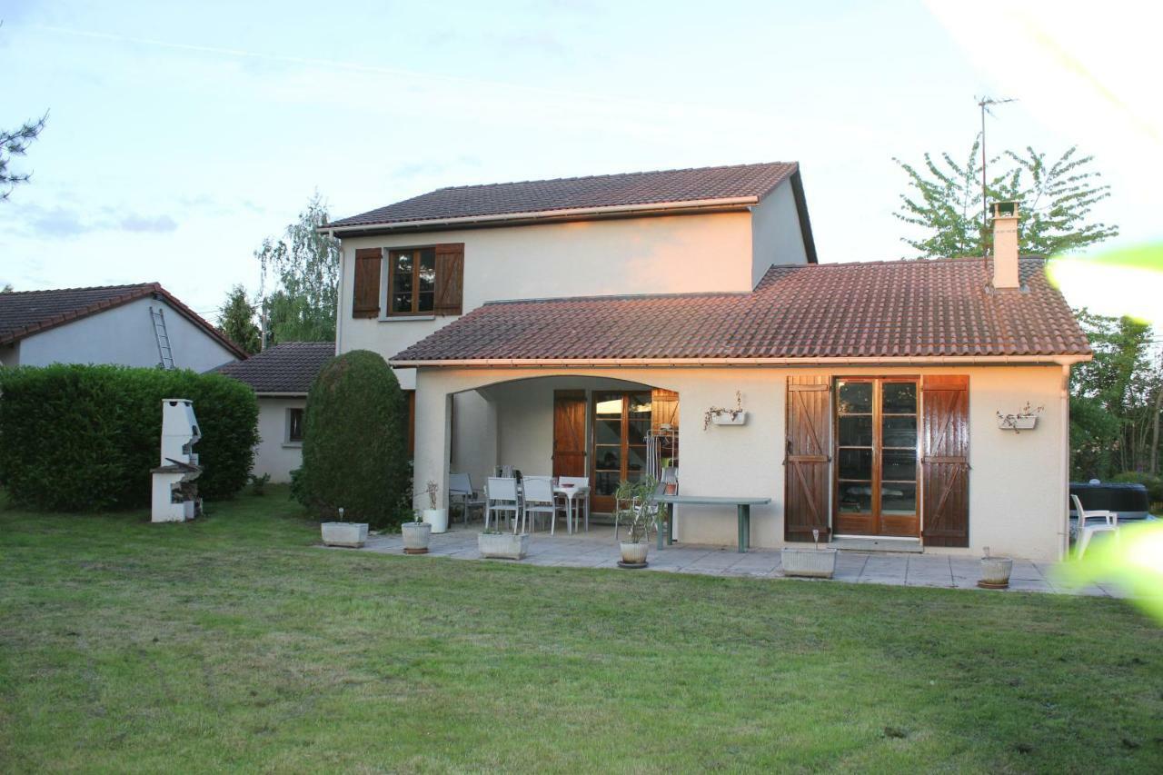 Les Ecureuils Bed and Breakfast Tramoyes Εξωτερικό φωτογραφία